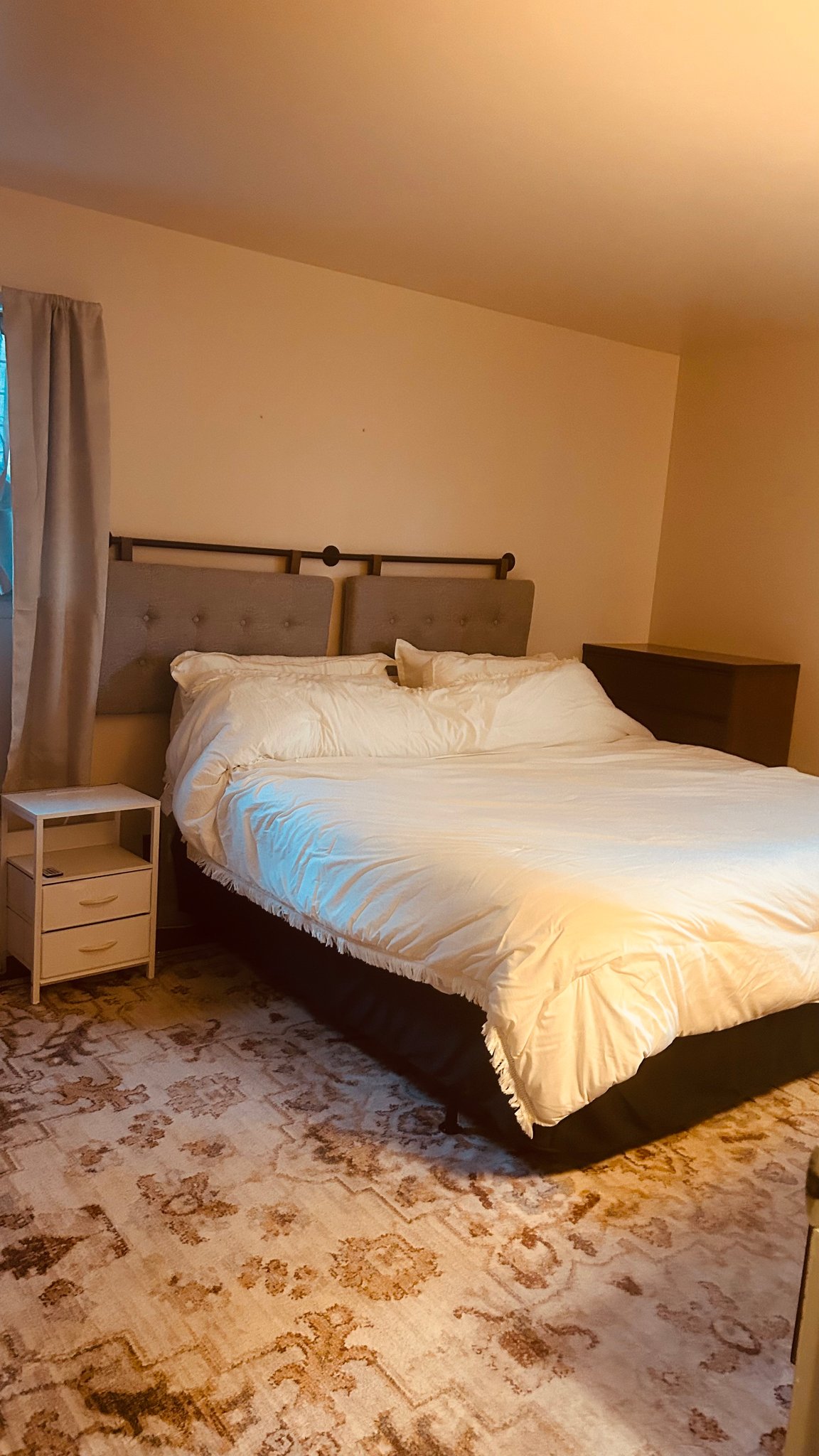 Columbus Single Room: 1573 south Hamilton Rd