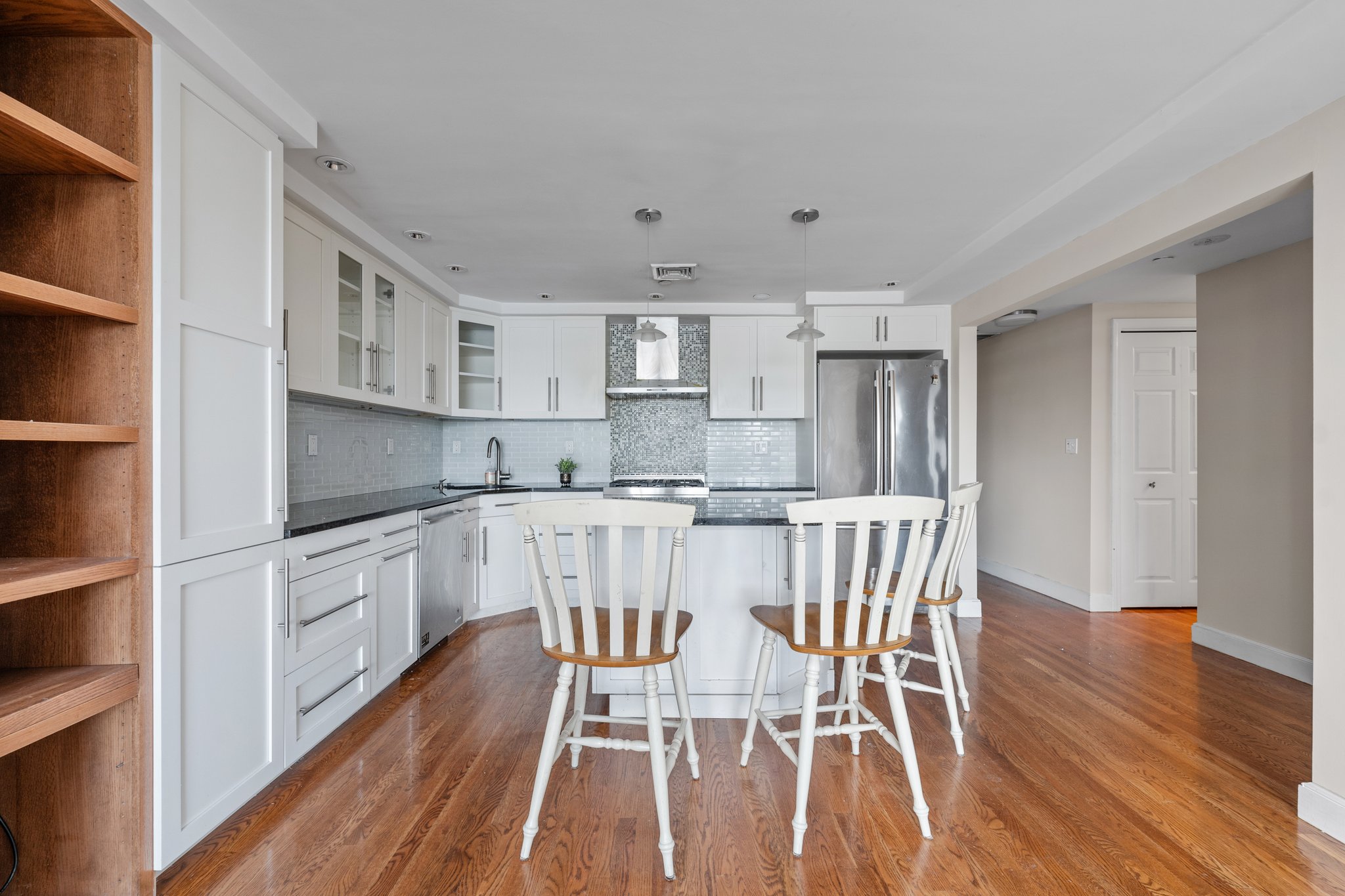 boston Condo: 25 bay state rd