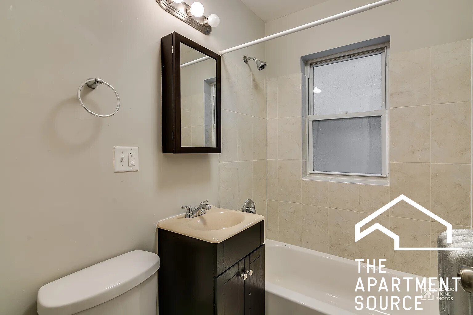 Chicago Apartment: 836 East 53rd St., #2S, Chicago, IL 60615