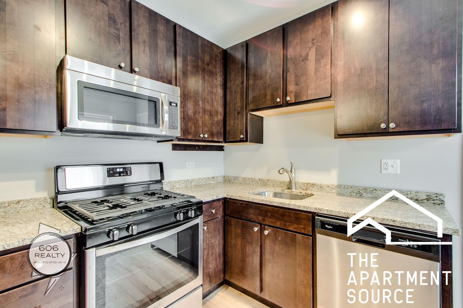 Chicago Apartment: 836 East 53rd St., #2N, Chicago, IL 60615