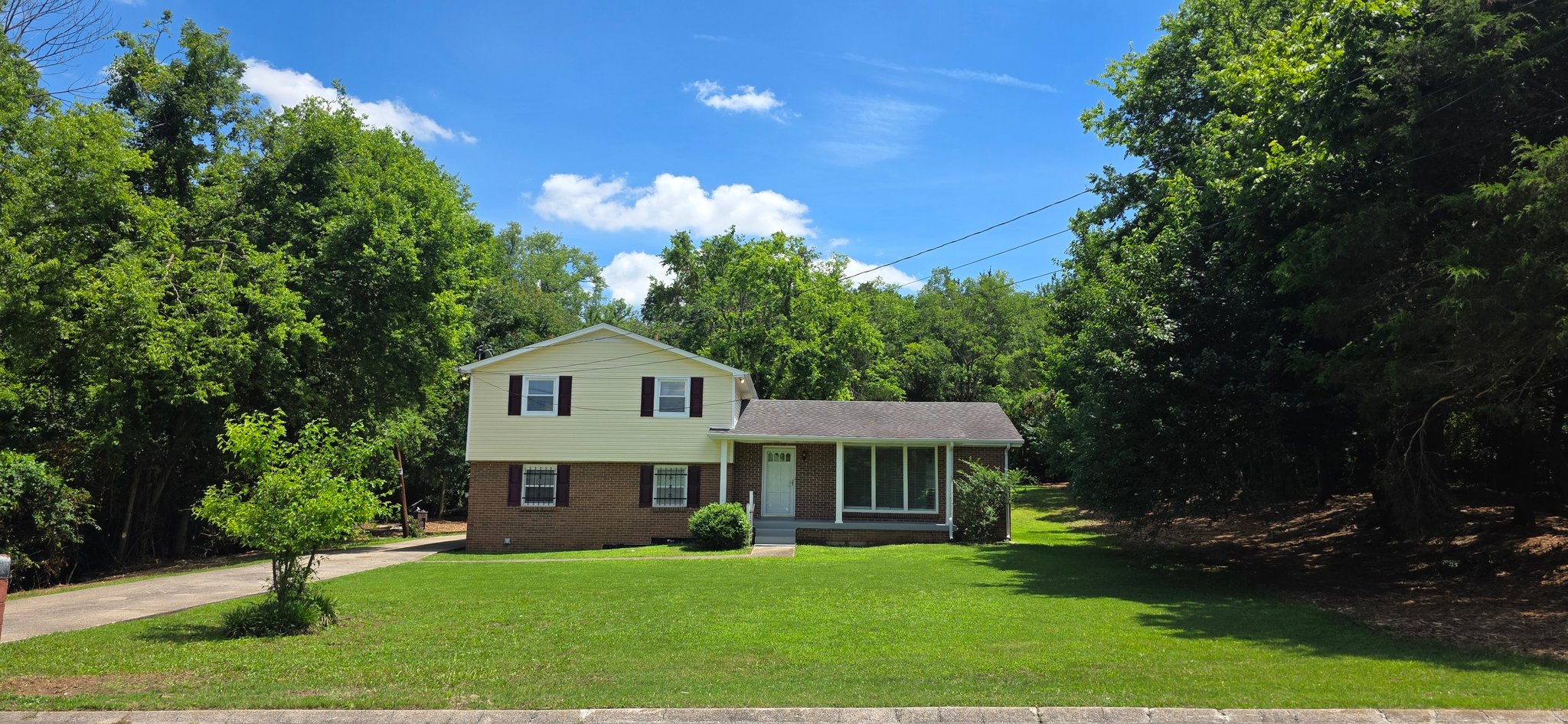 Nashville House: 647 Shipp Lane