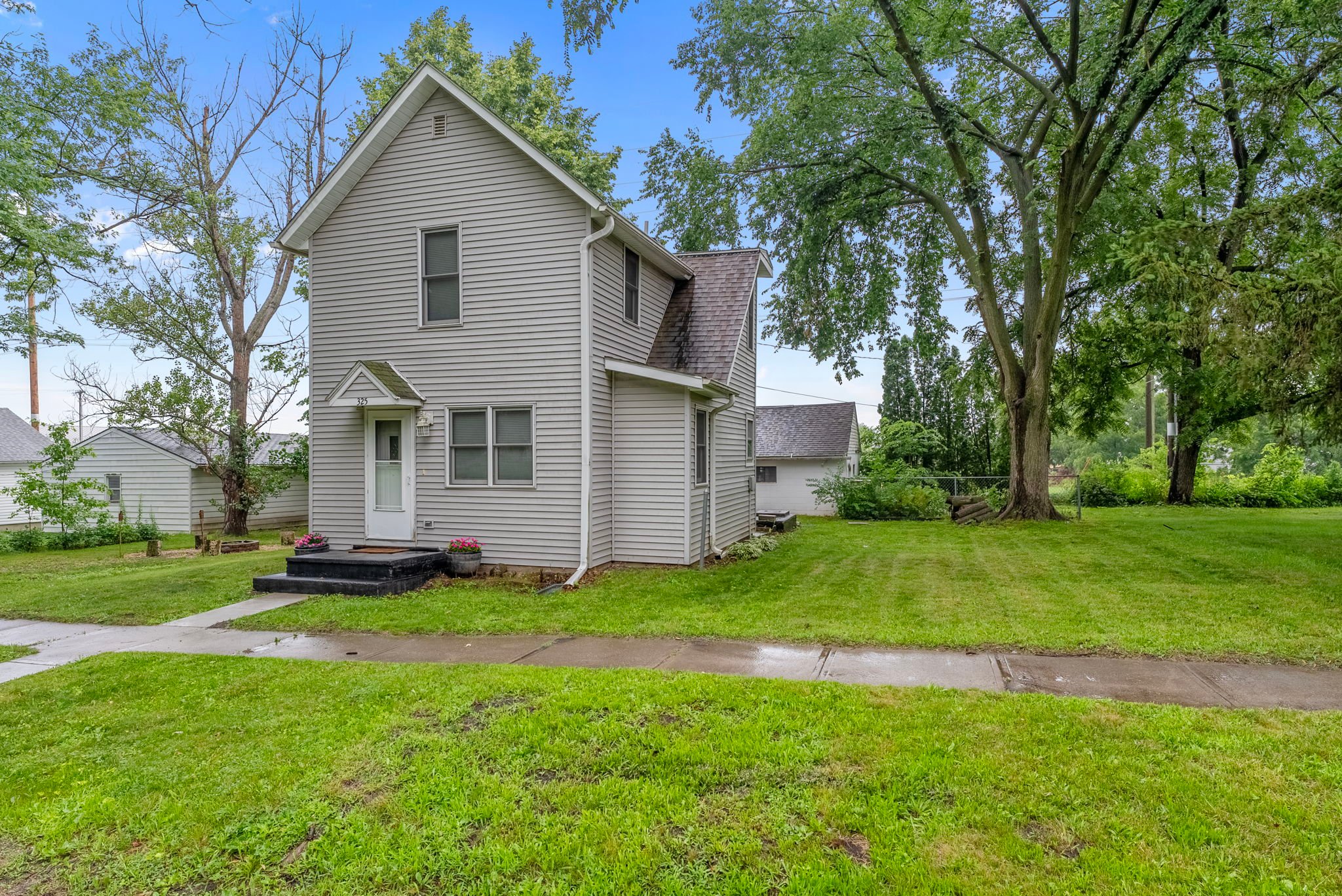 North Liberty House: 325 N Stewart st