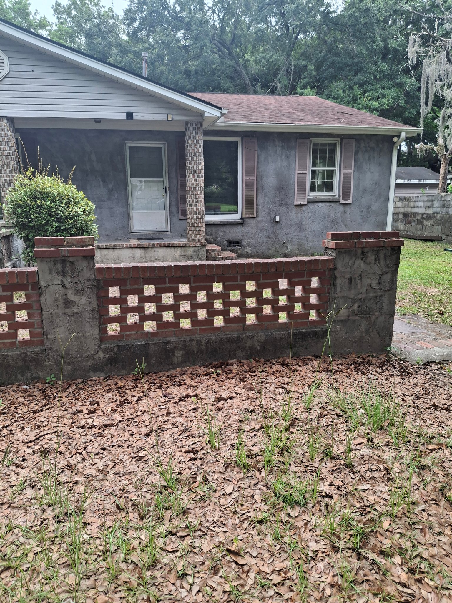 Charleston House: 1697 Savage Rd