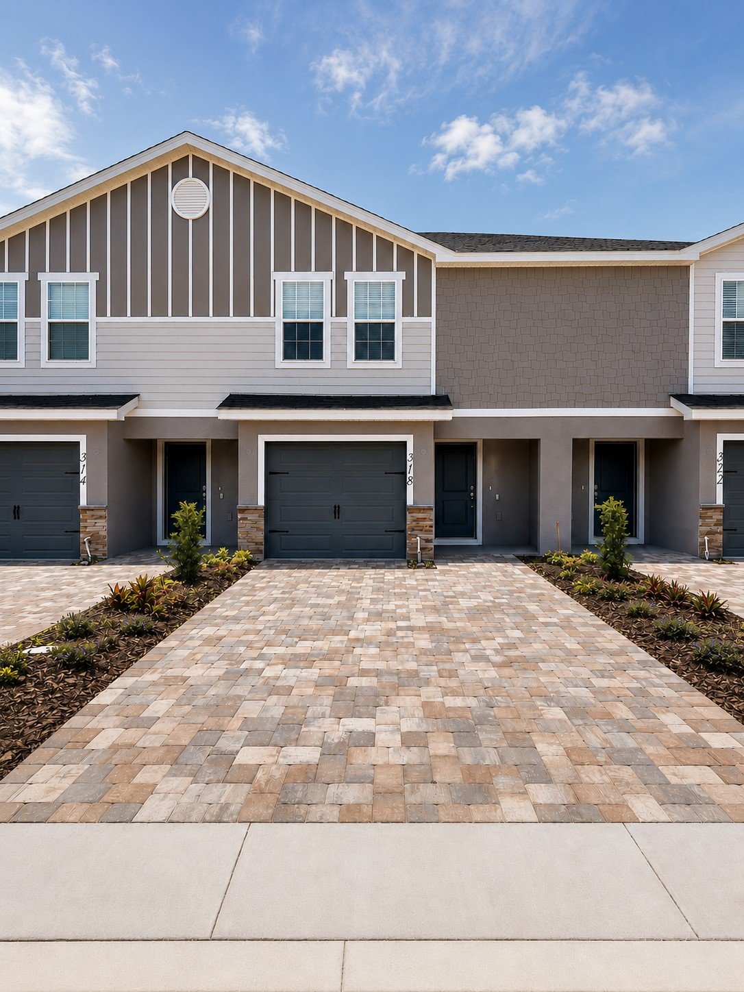 Saint Cloud Townhome: 318 Chesapeake Dr