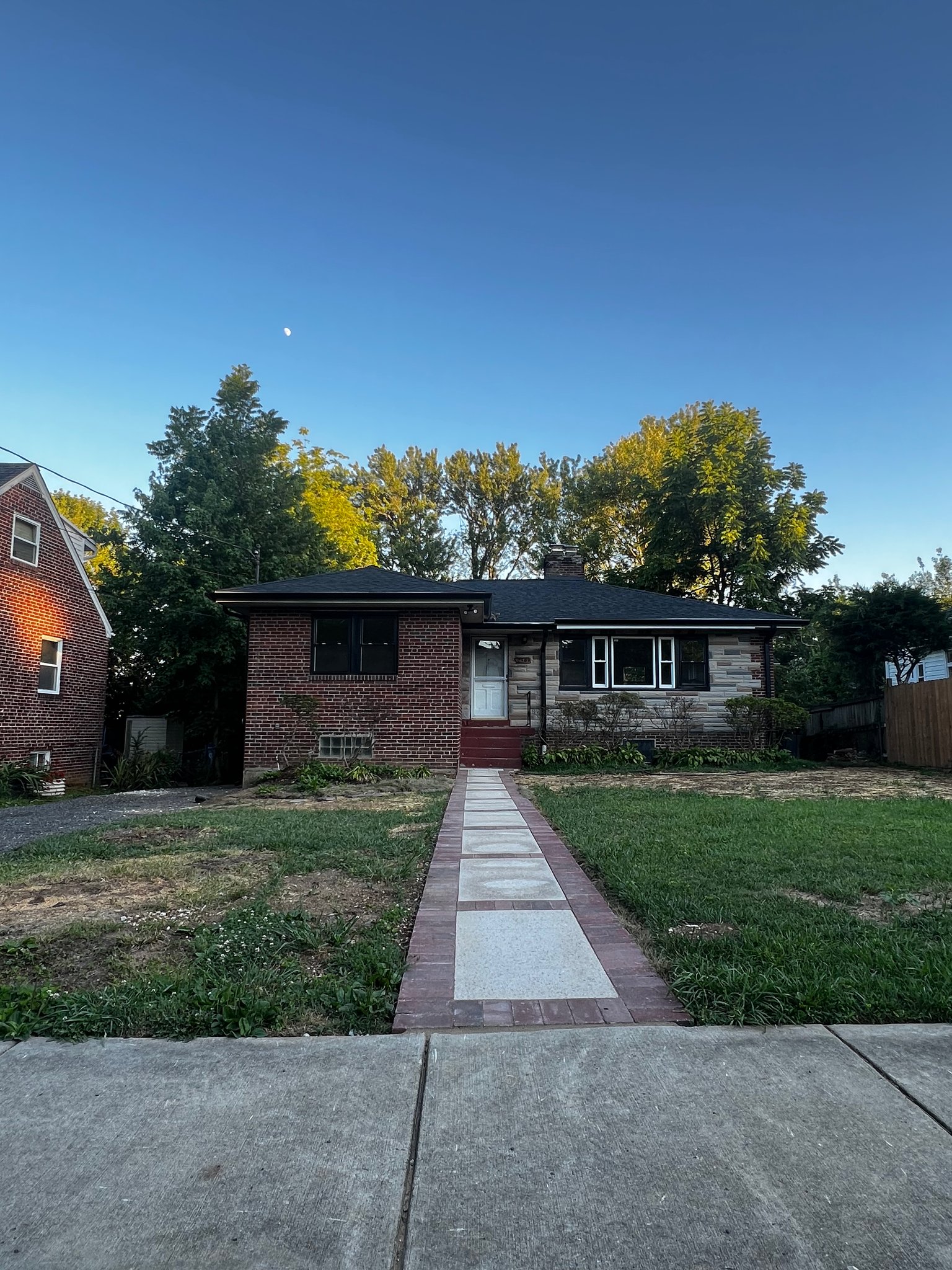Silver Spring House: 2404 Darrow Street