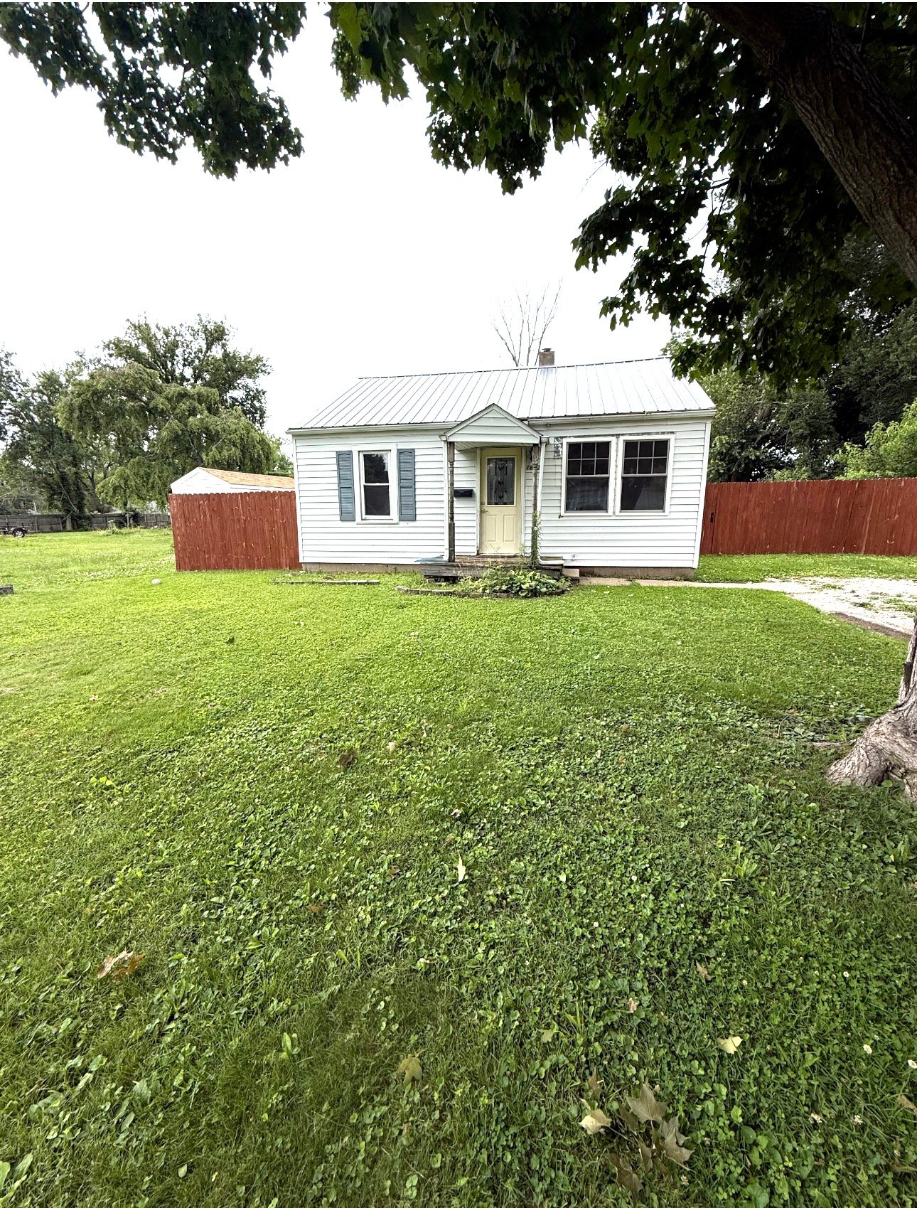Decatur House: 1612 W Hunt St