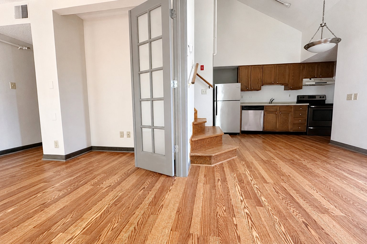 New Haven Apartment: 3 Long Wharf Drive