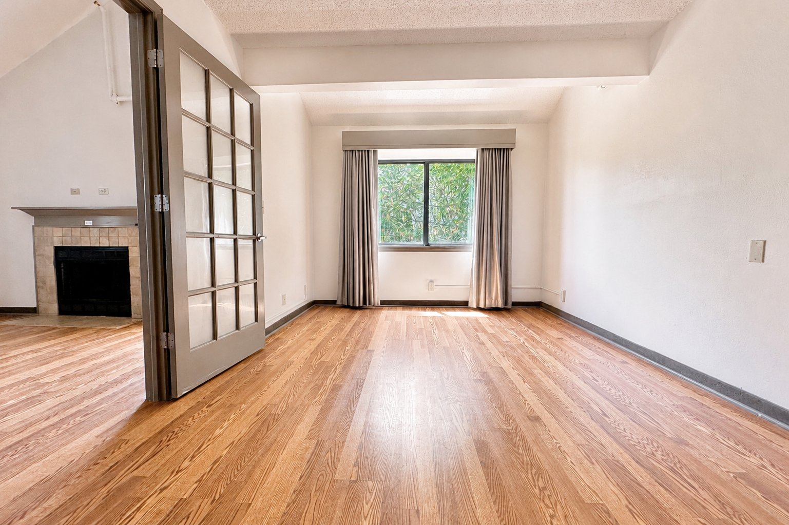 New Haven Apartment: 3 Long Wharf Drive