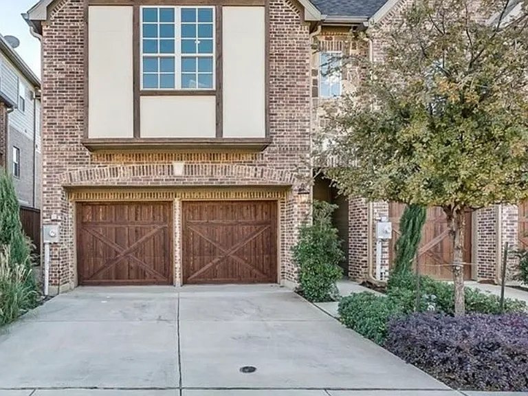Lewisville Townhome: 580 Hampshire Dr