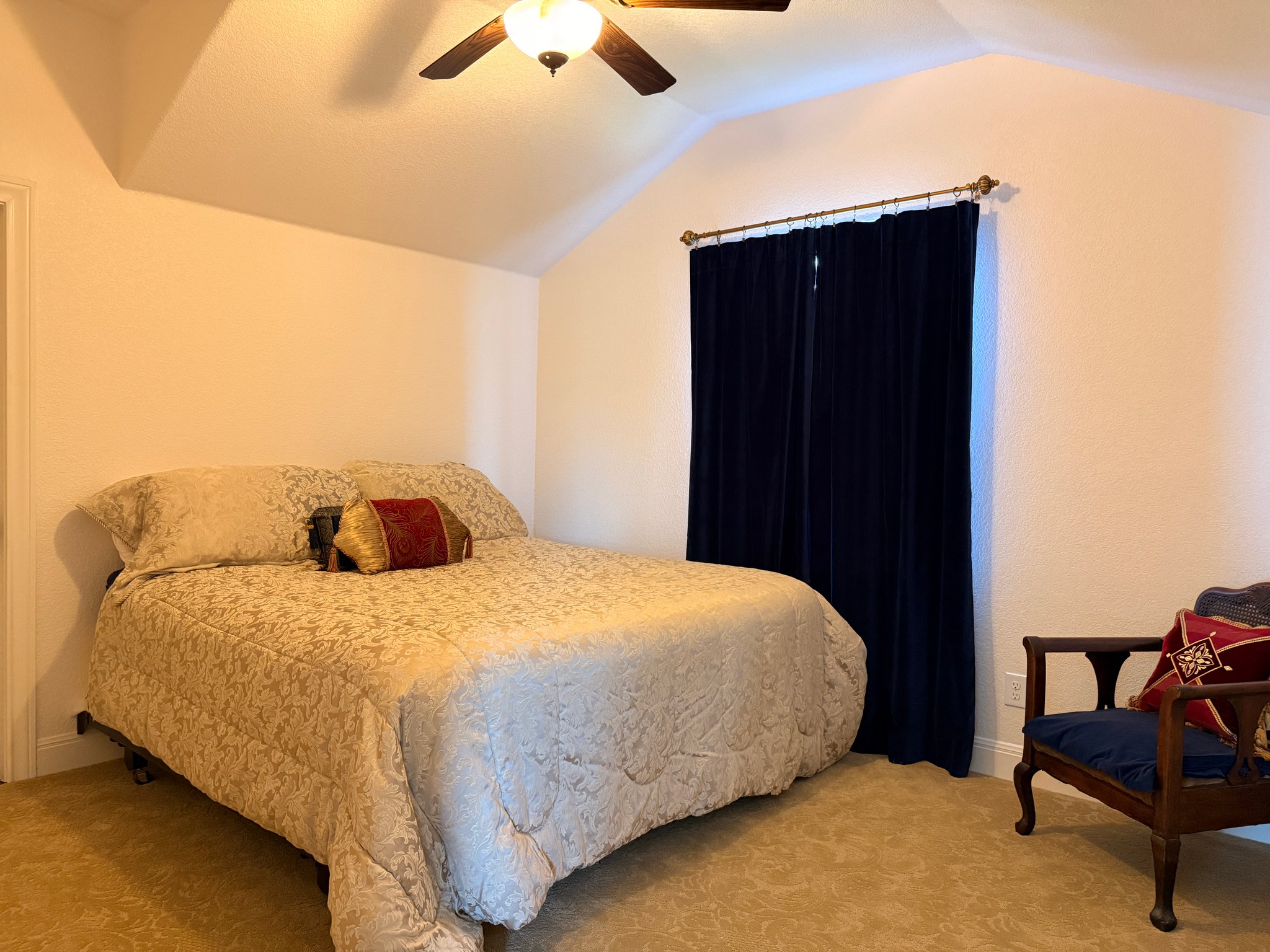 Bulverde Single Room: 1155 Glenwoood Loop