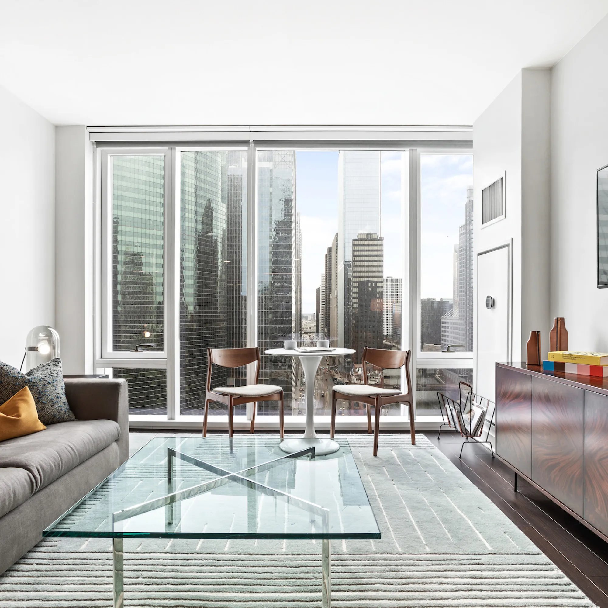 Chicago Condo: 303 W Wolf Point Plaza