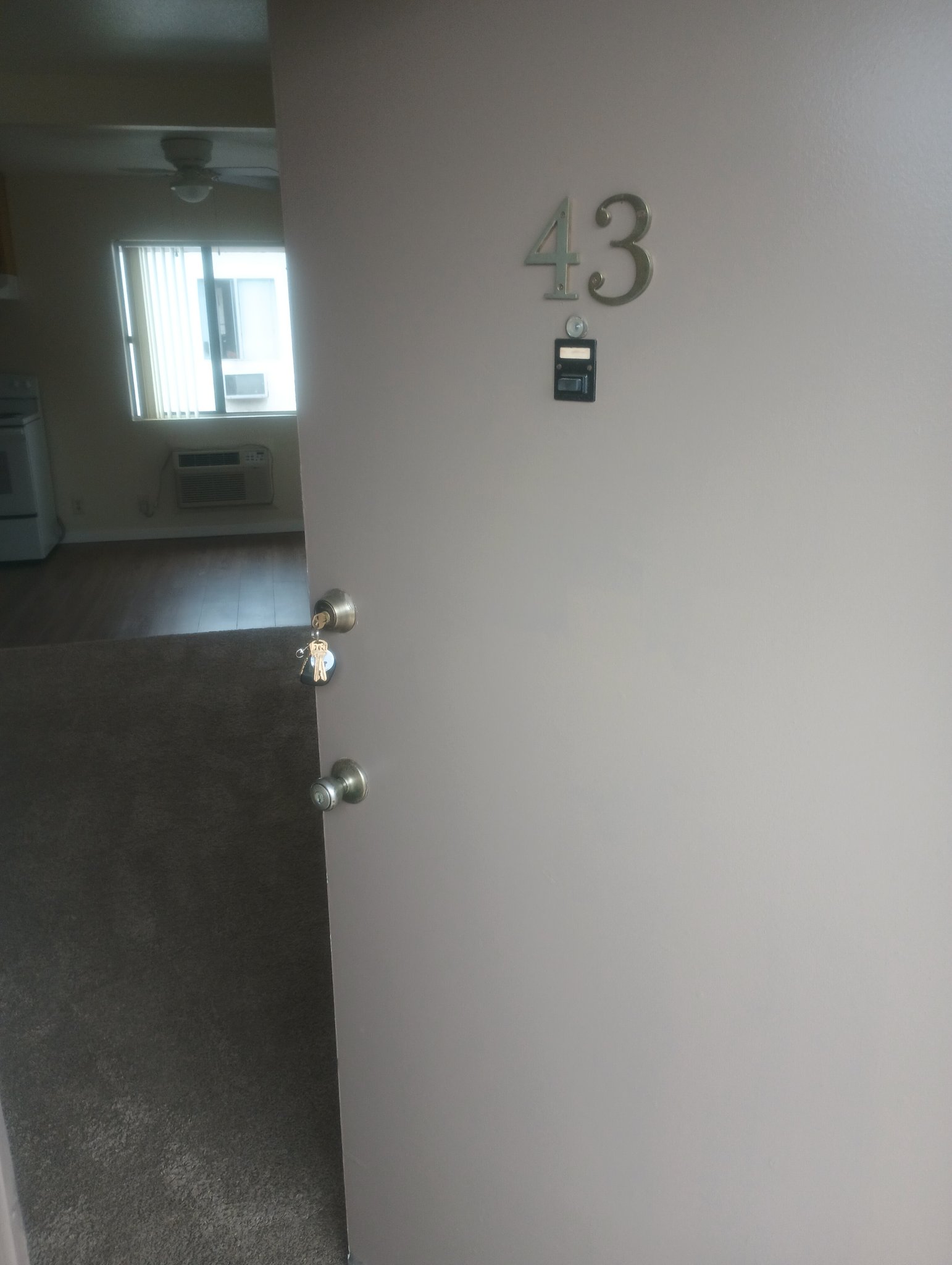Riverside Apartment: 9435 California Ave