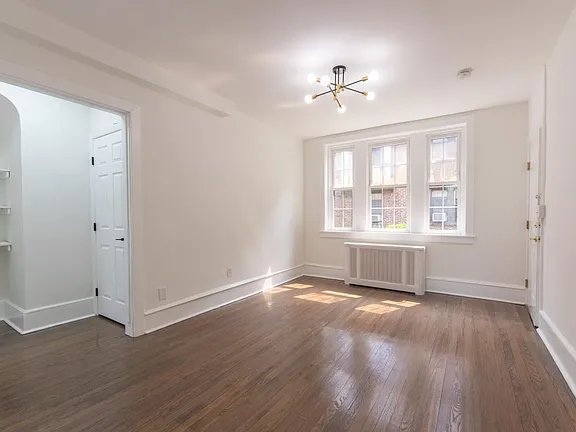 Merchantville Apartment: 606 W Maple Ave