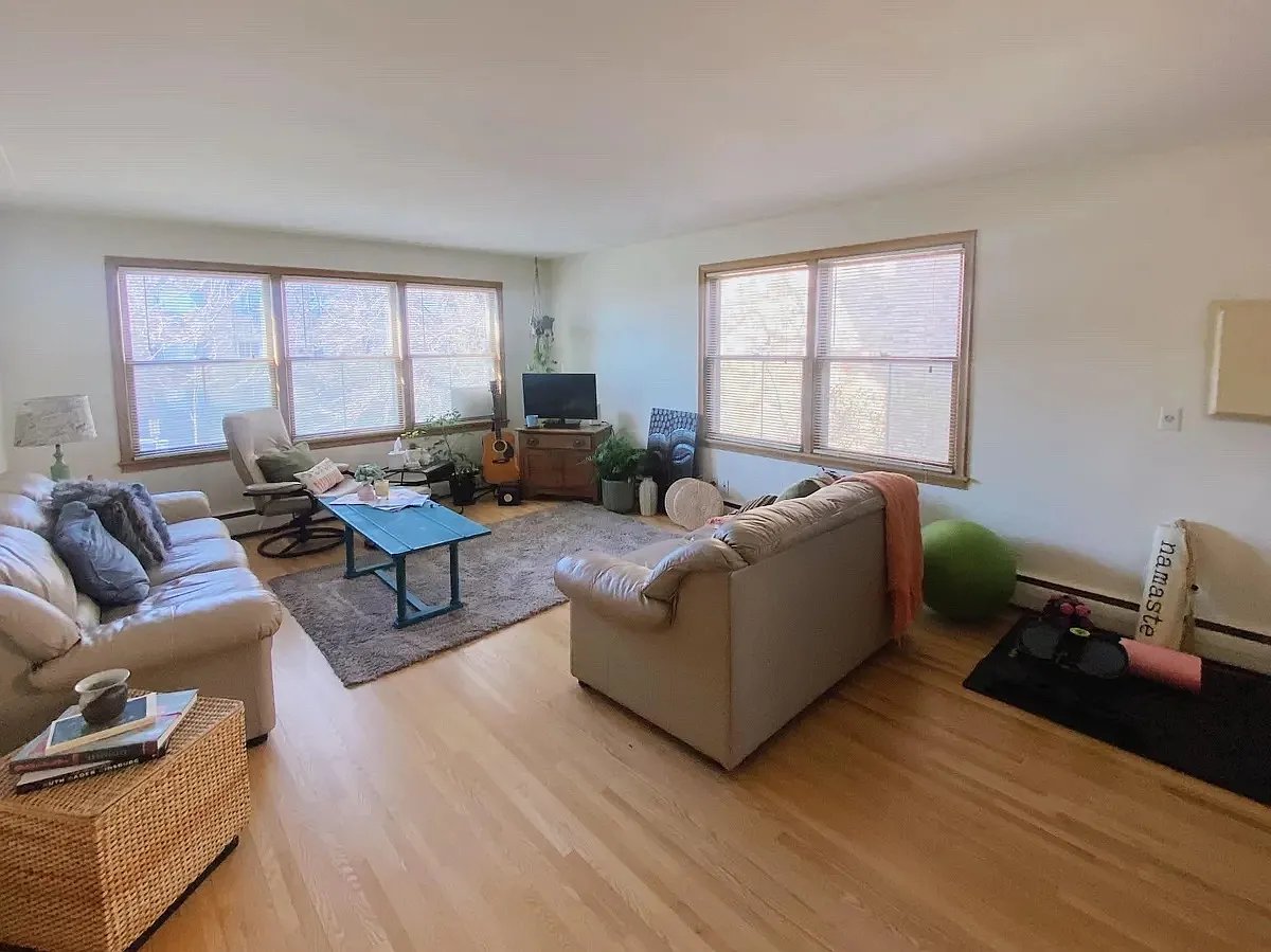 Minneapolis Apartment: 508 Ridgewood Ave