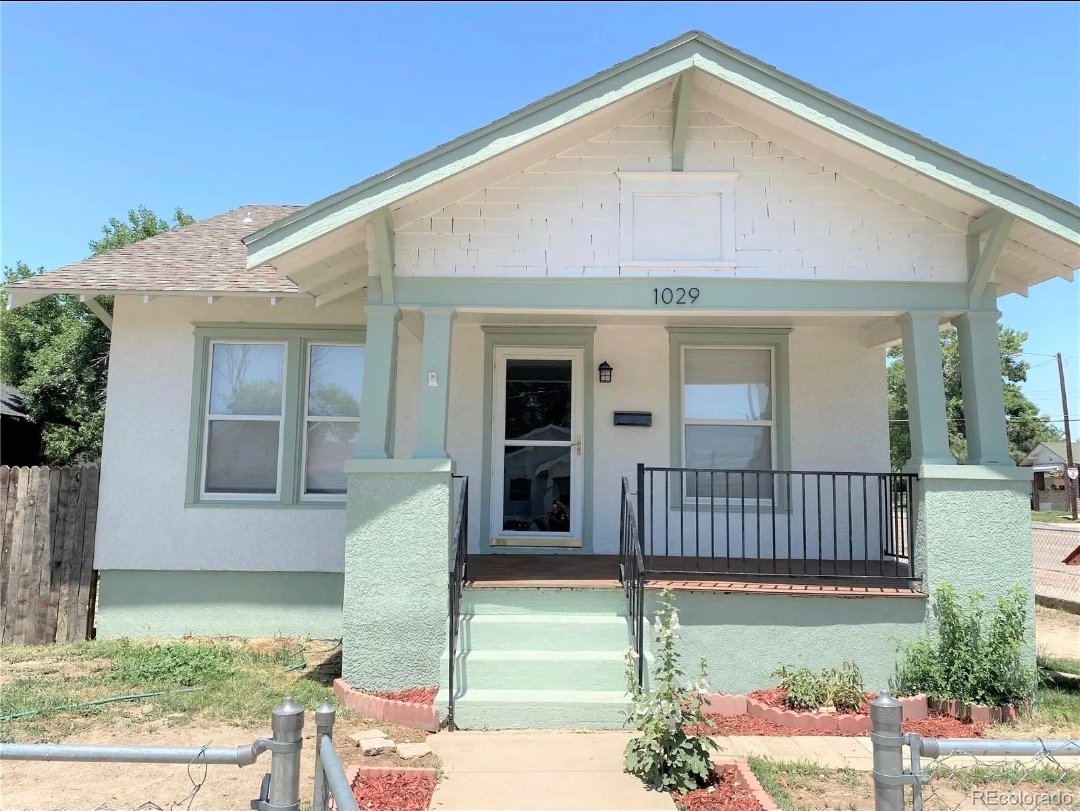 Pueblo House: 1029 E 5th St
