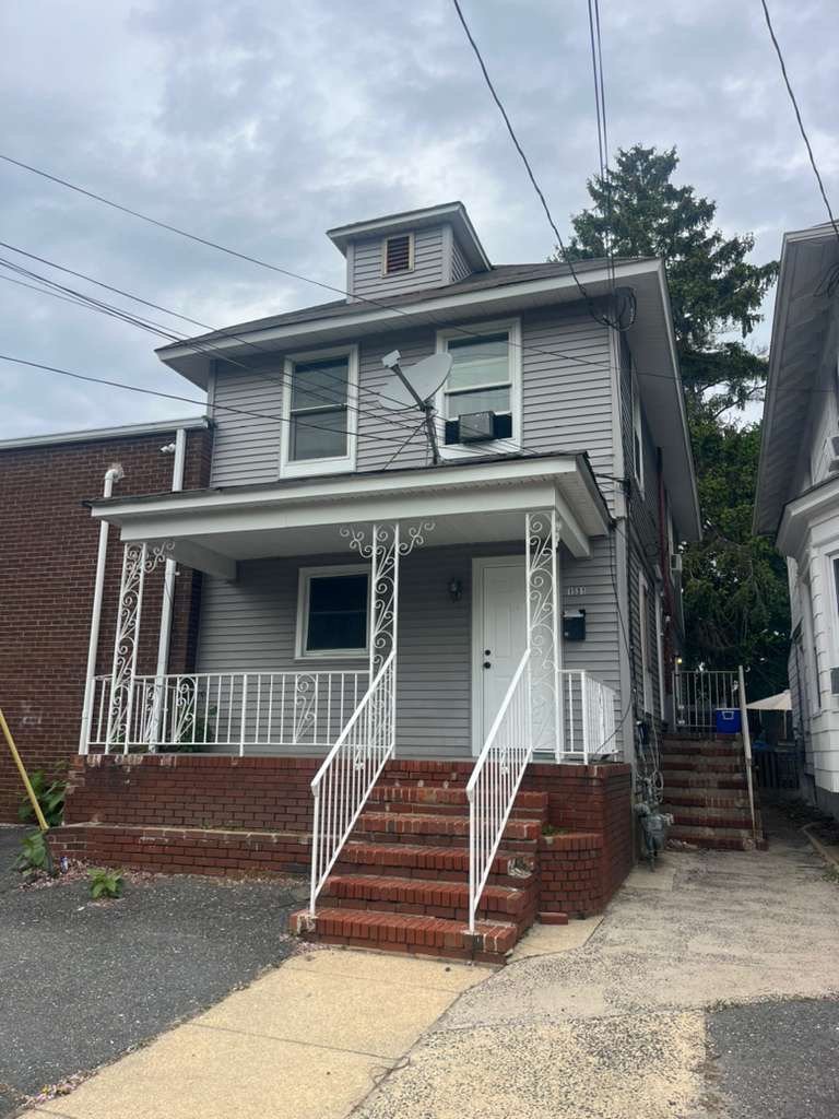 Asbury Park Townhome: 1531 Sewall Ave