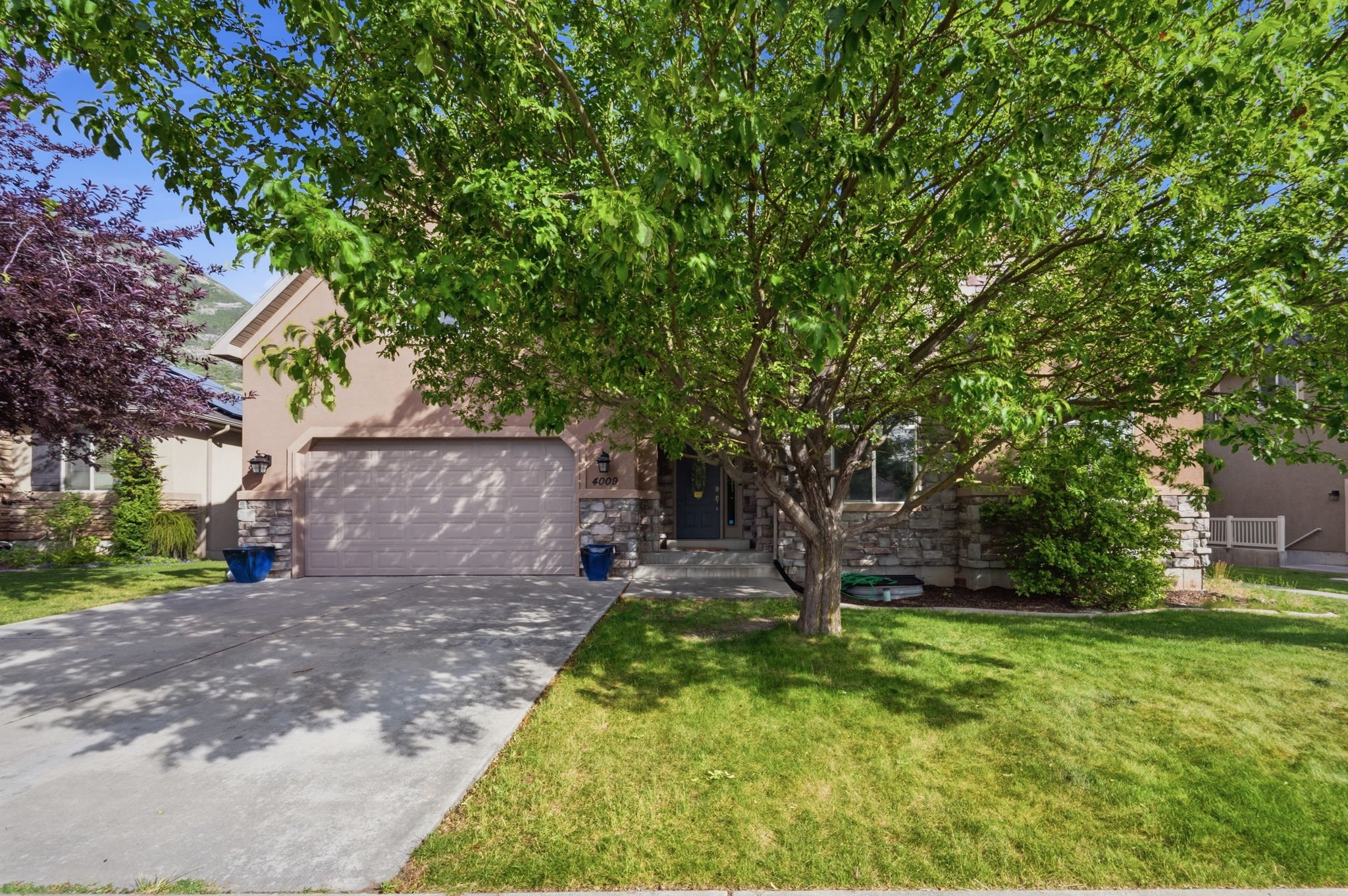 Cedar Hills House: 4009 W Troon