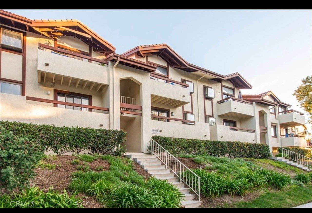 Canyon Country Condo: 18028 Saratoga Way