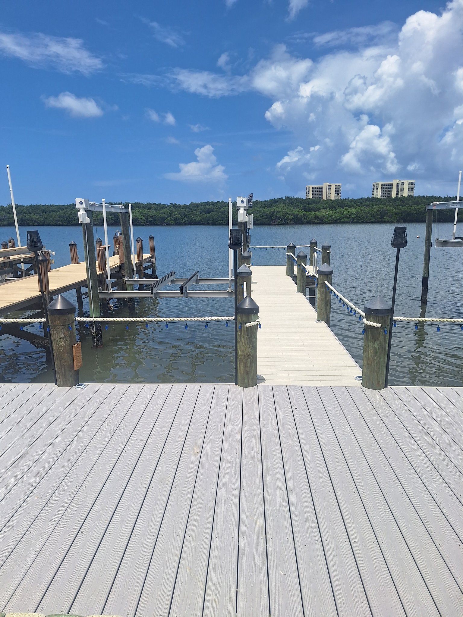Jensen Beach Single Room: 392 Nettles Blvd
