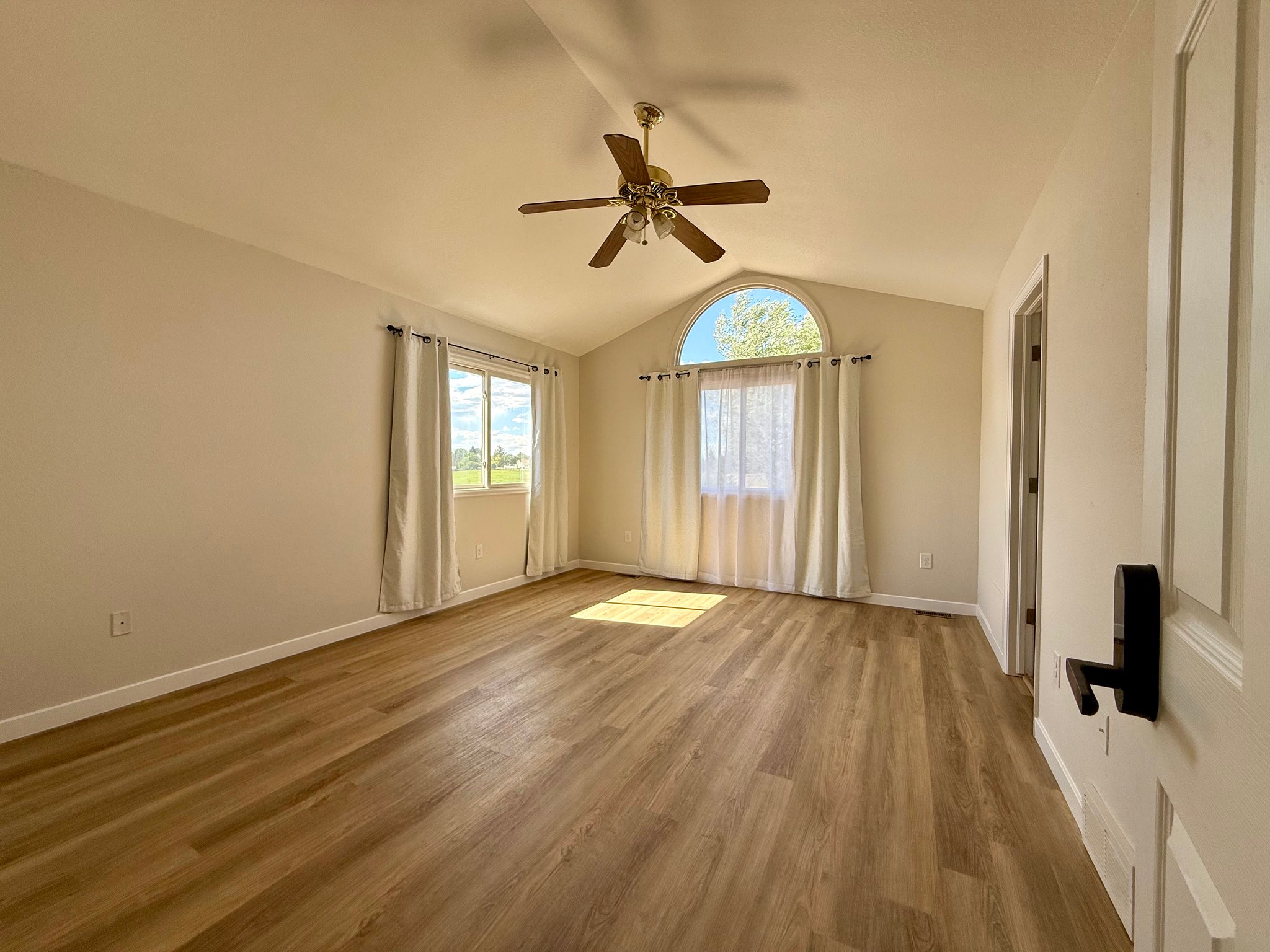 Fort Collins Single Room: 411 Ruby Dr
