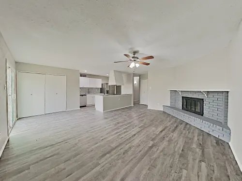 Dallas House: 10214 Deer Hollow Dr, Dallas, TX, 75249