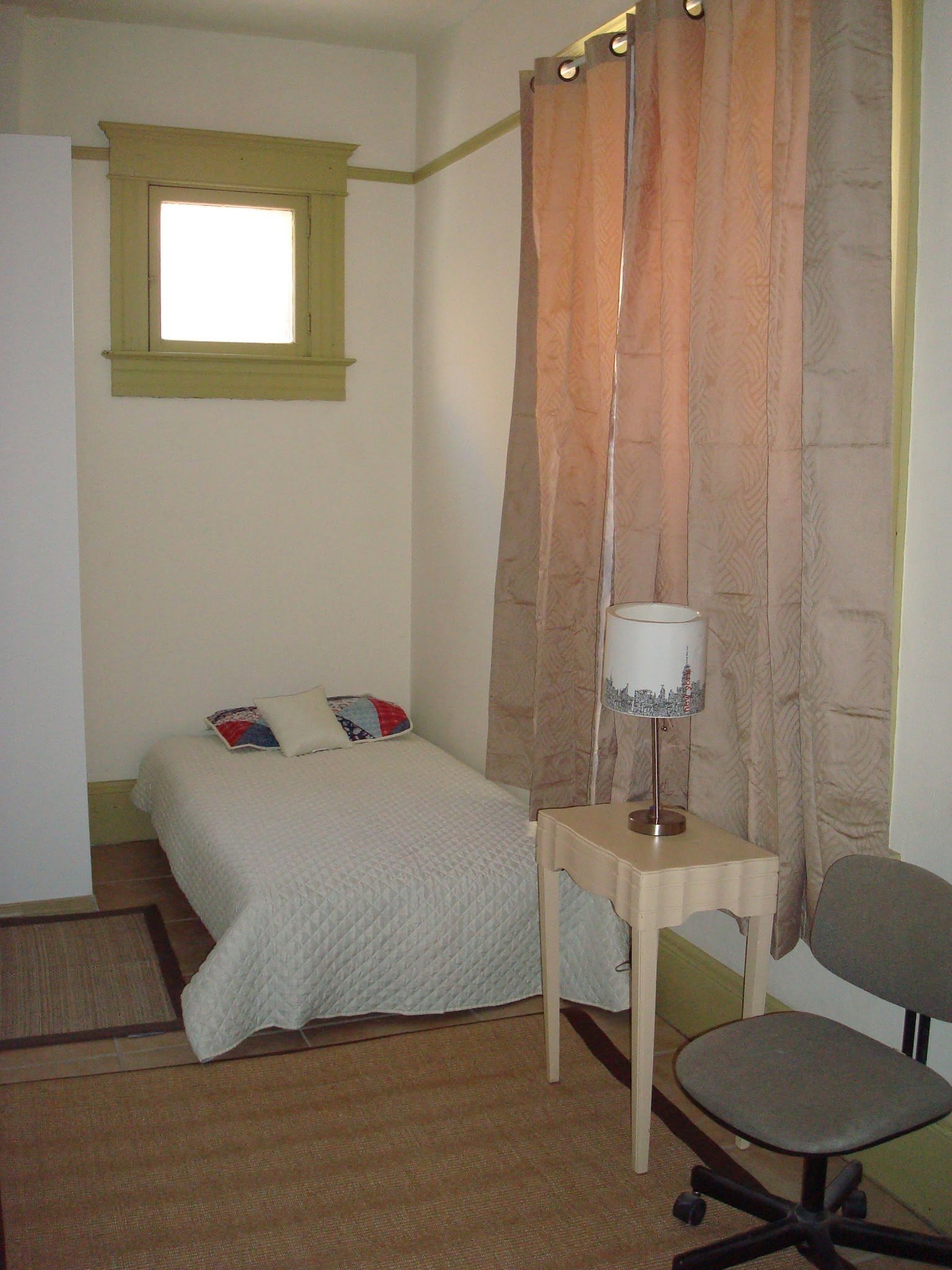 El Paso Single Room: 1005 arizona