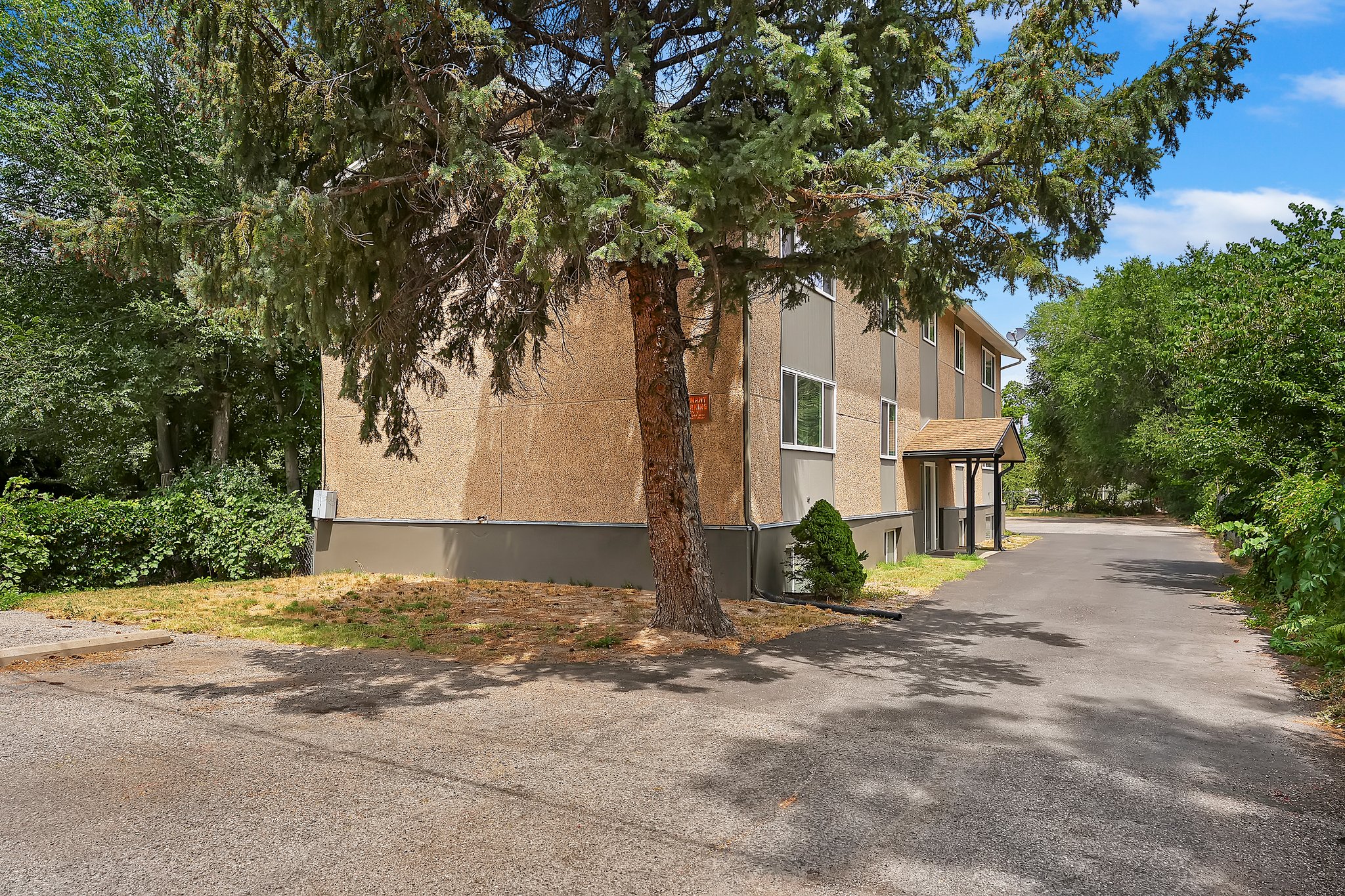 ogden Apartment: 938 23rd st