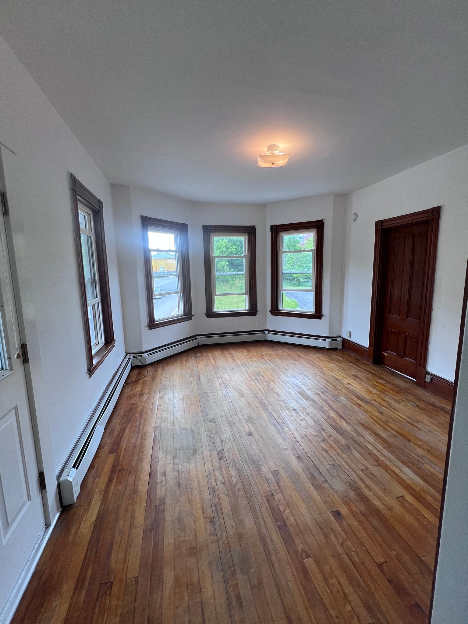 Berlin Multiplex: 134 York St Apt 2