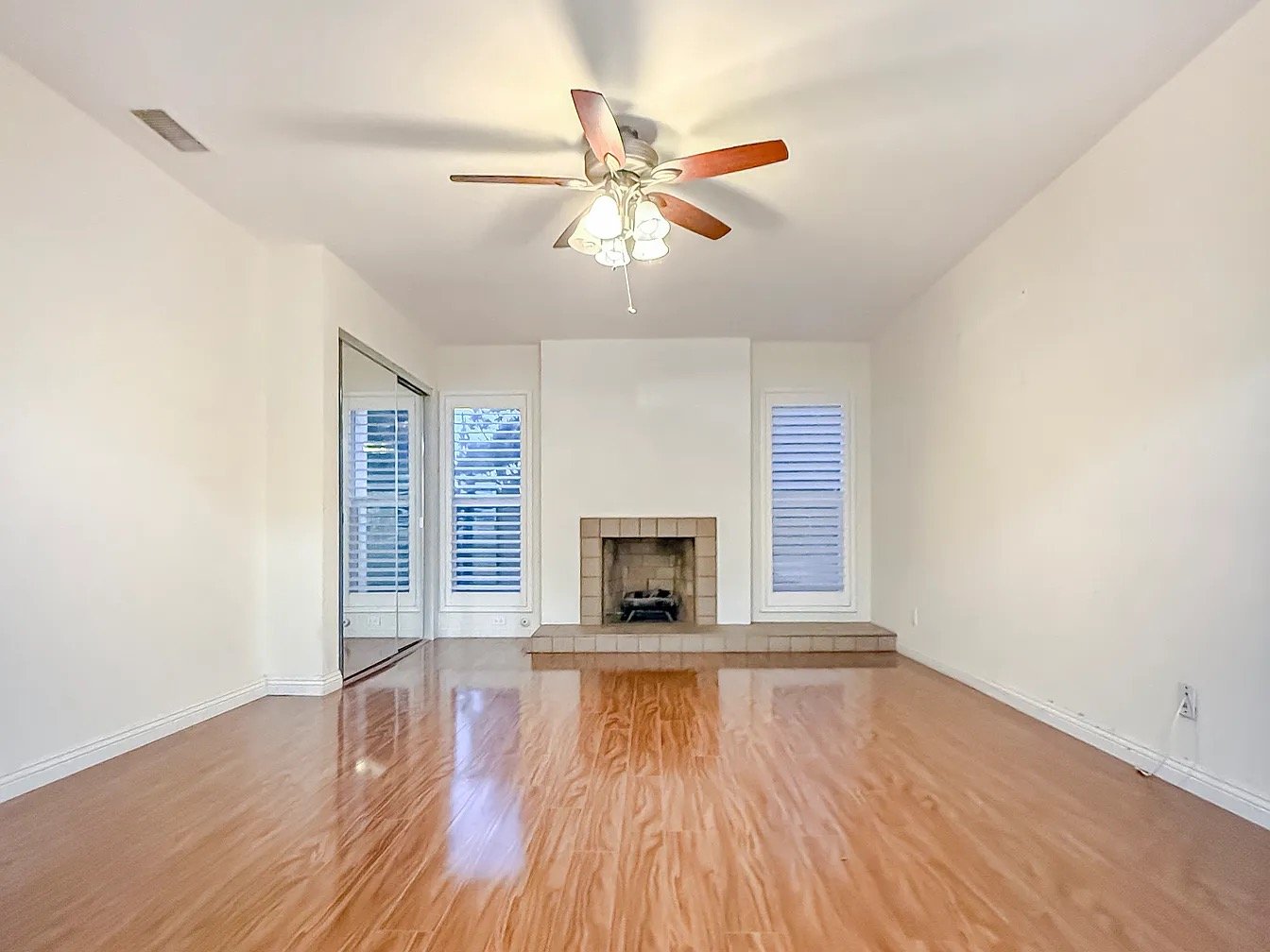 Irvine House: 32 Iron Bark Way