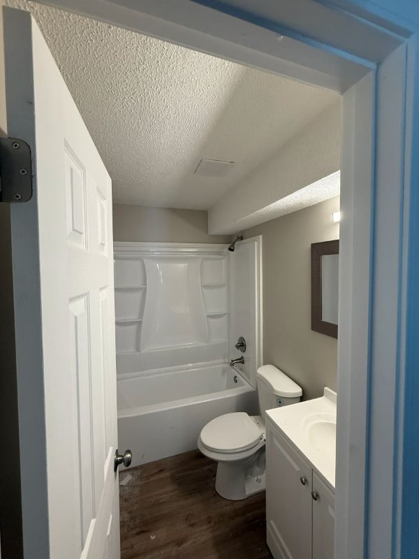 Marion Apartment: 324 Block ST