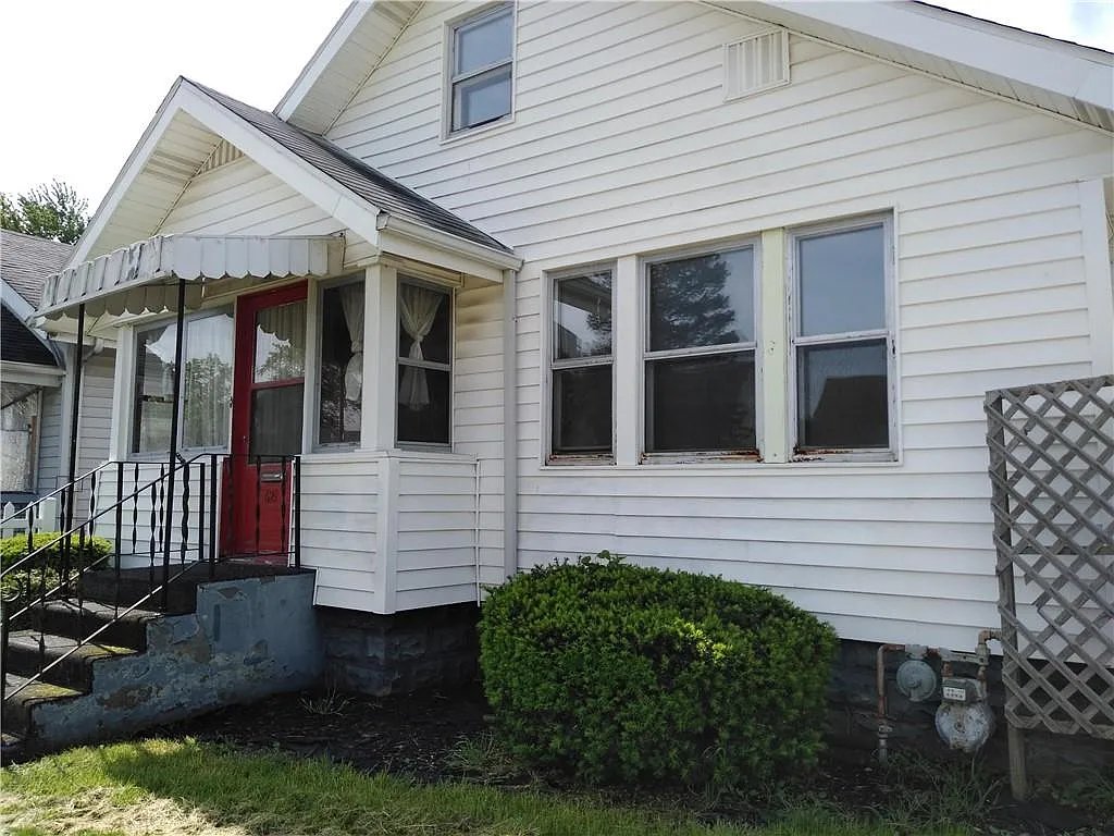 Anderson House: 621 E 31st St