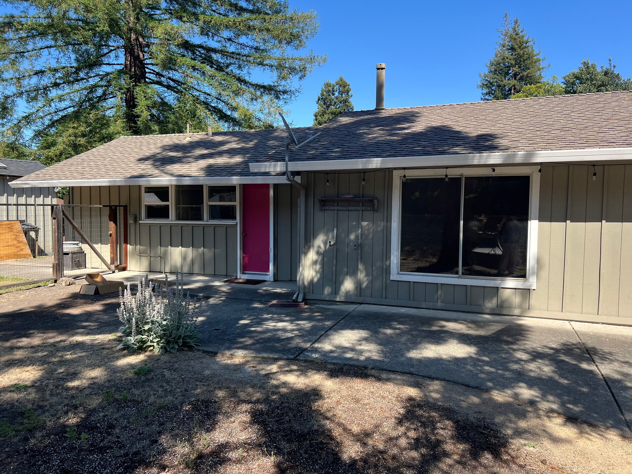 Danville House: 75 Willow Dr