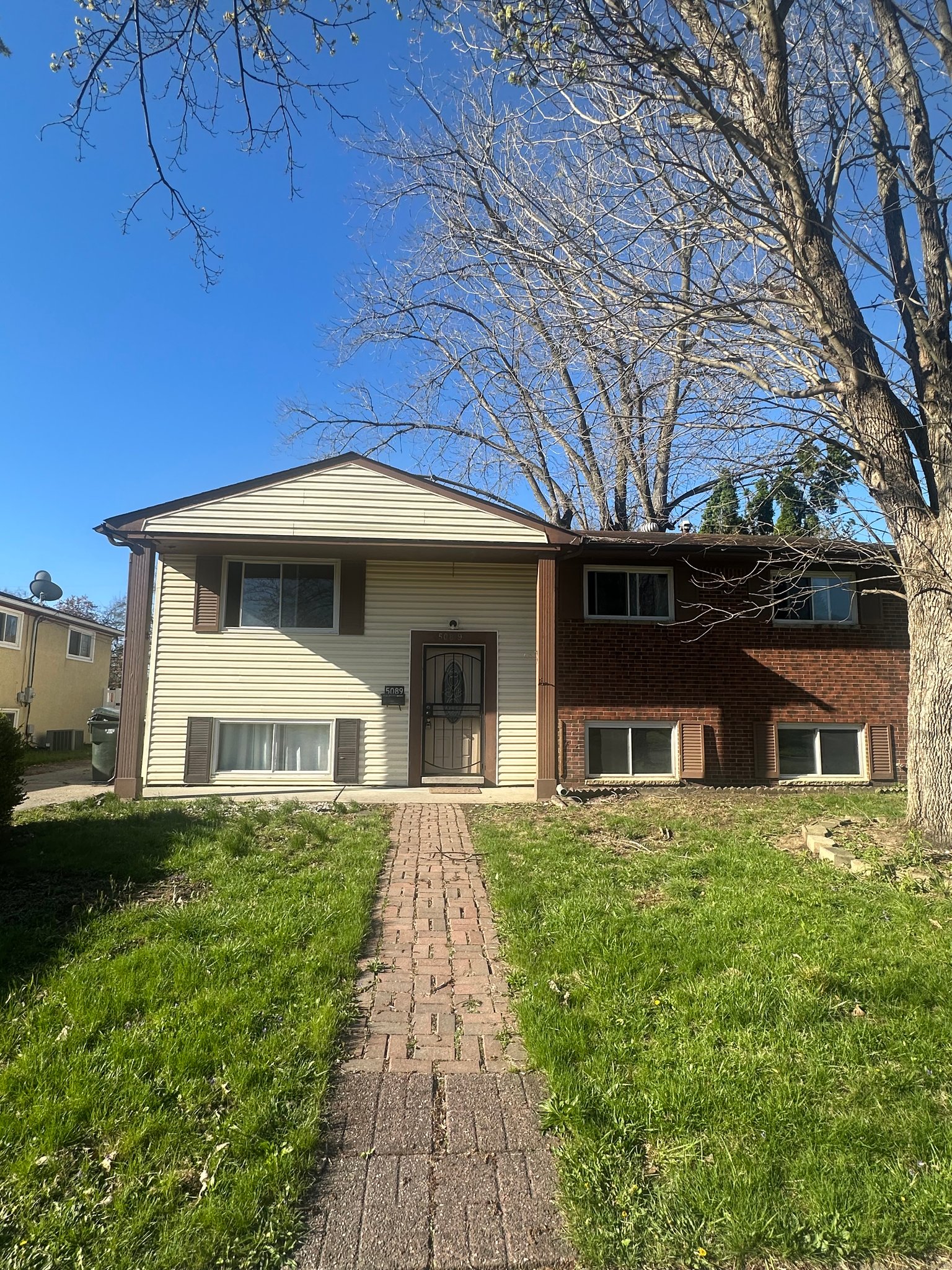 Columbus House: 5089 Jameson Rd