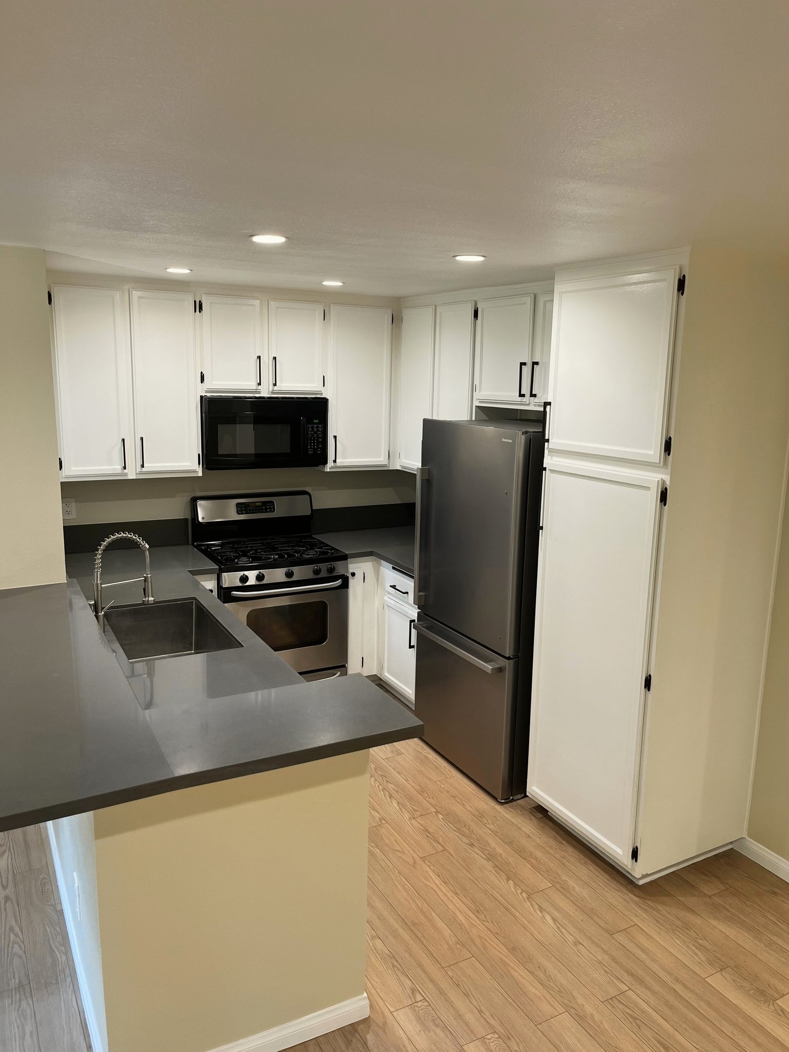 Sylmar Condo: 13100 BROMONT AVE