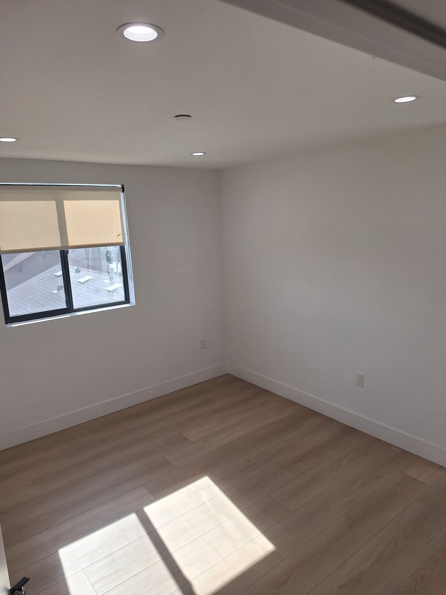 Los Angeles Single Room: 1438 W 37th Drive, Los Angeles, CA 90008