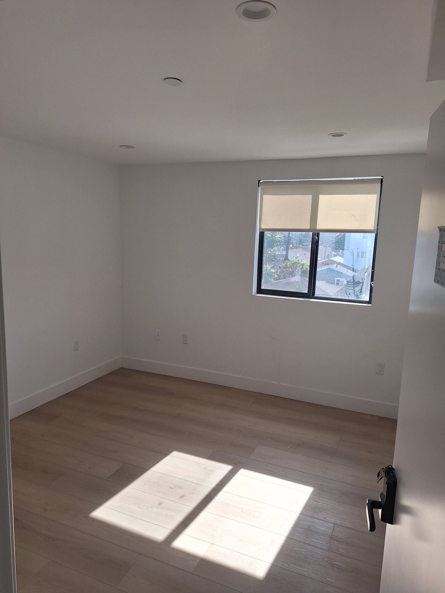 Los Angeles Single Room: 1438 W 37th Drive, Los Angeles, CA 90008