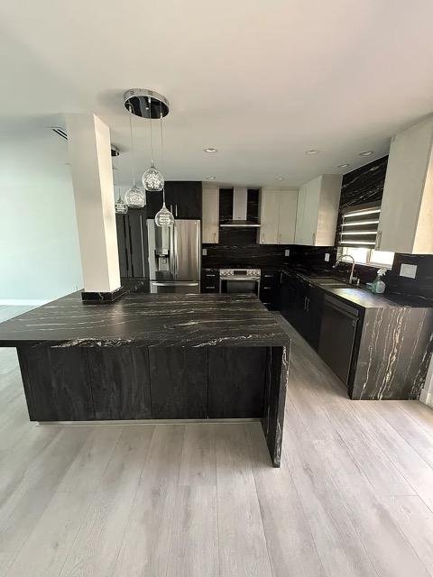 Granada Hills House: 17021 Paulette Pl