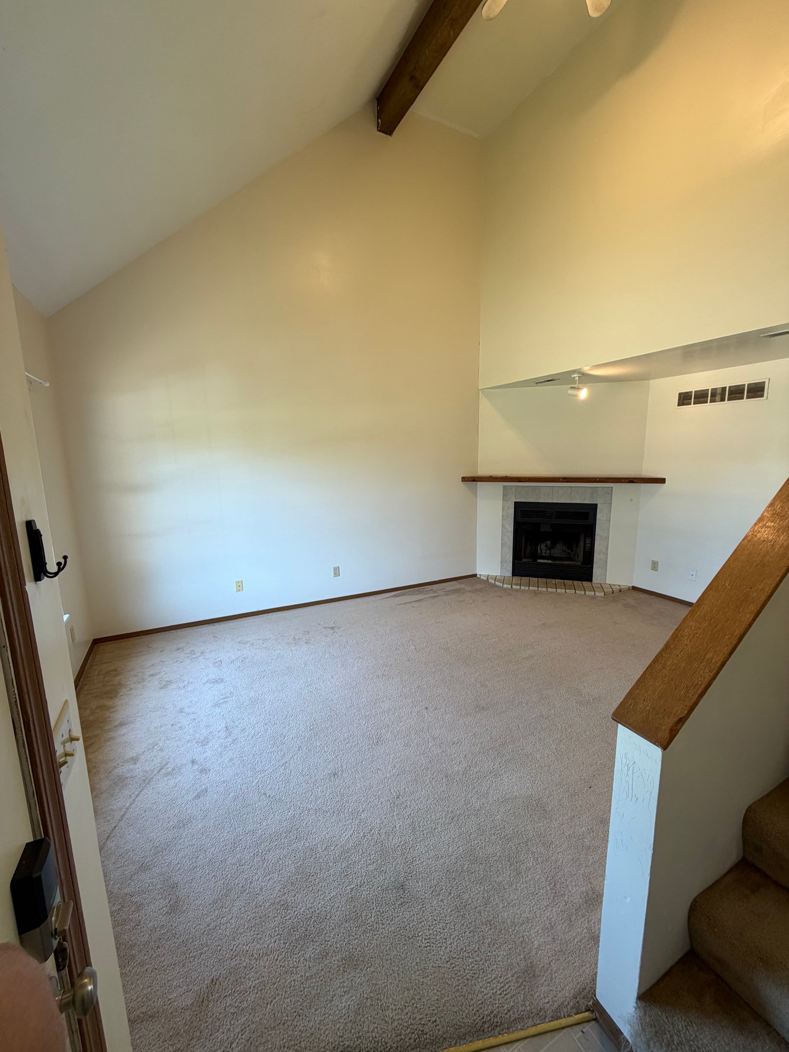 fairview heights Townhome: 111 long Acre dr