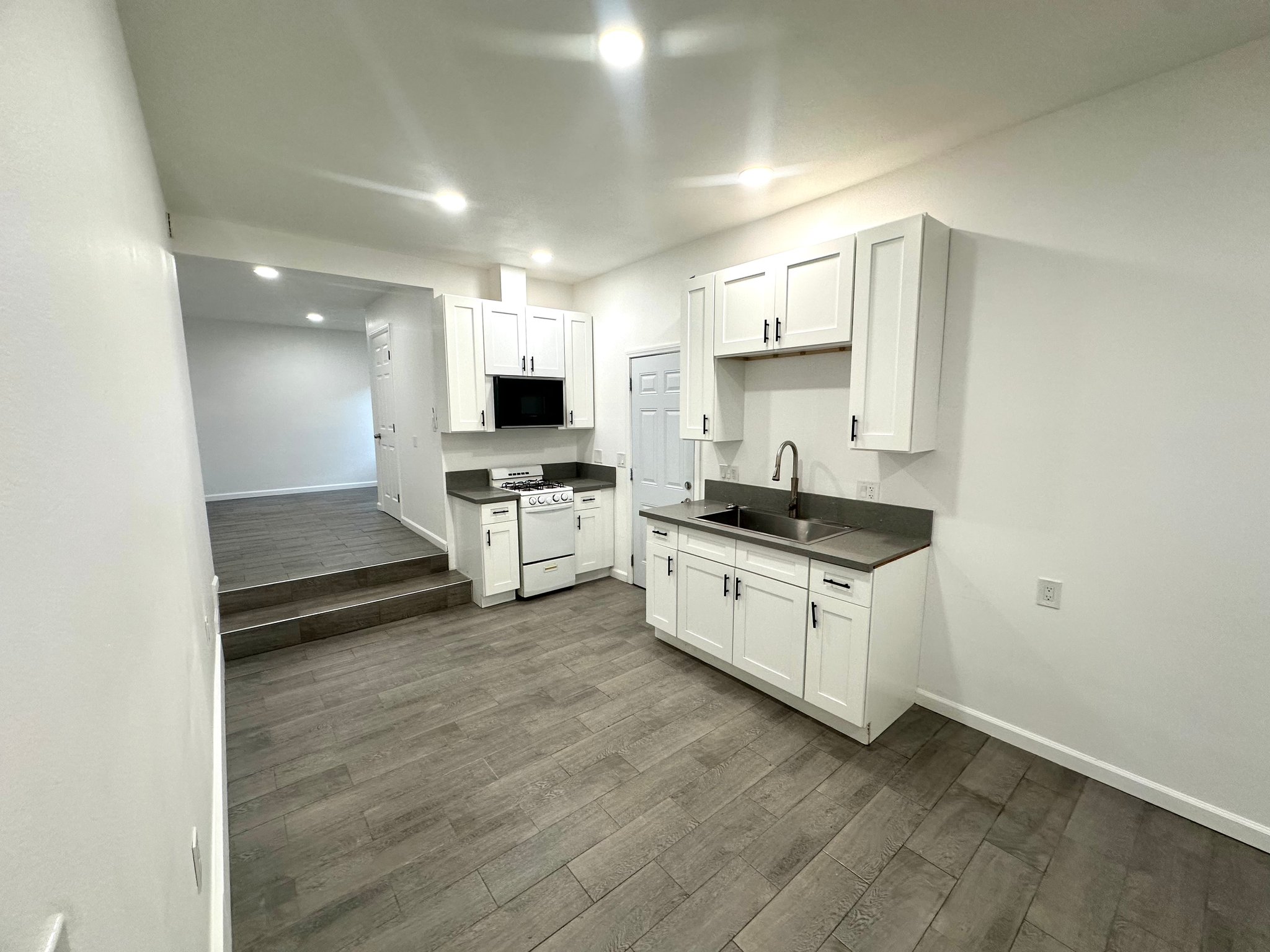 Riverside Multiplex: 908 N Orange St