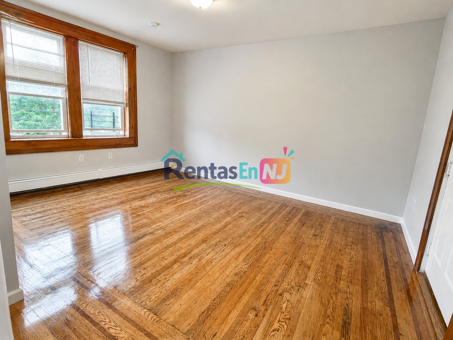 Newark Condo: 658 Sanford Ave