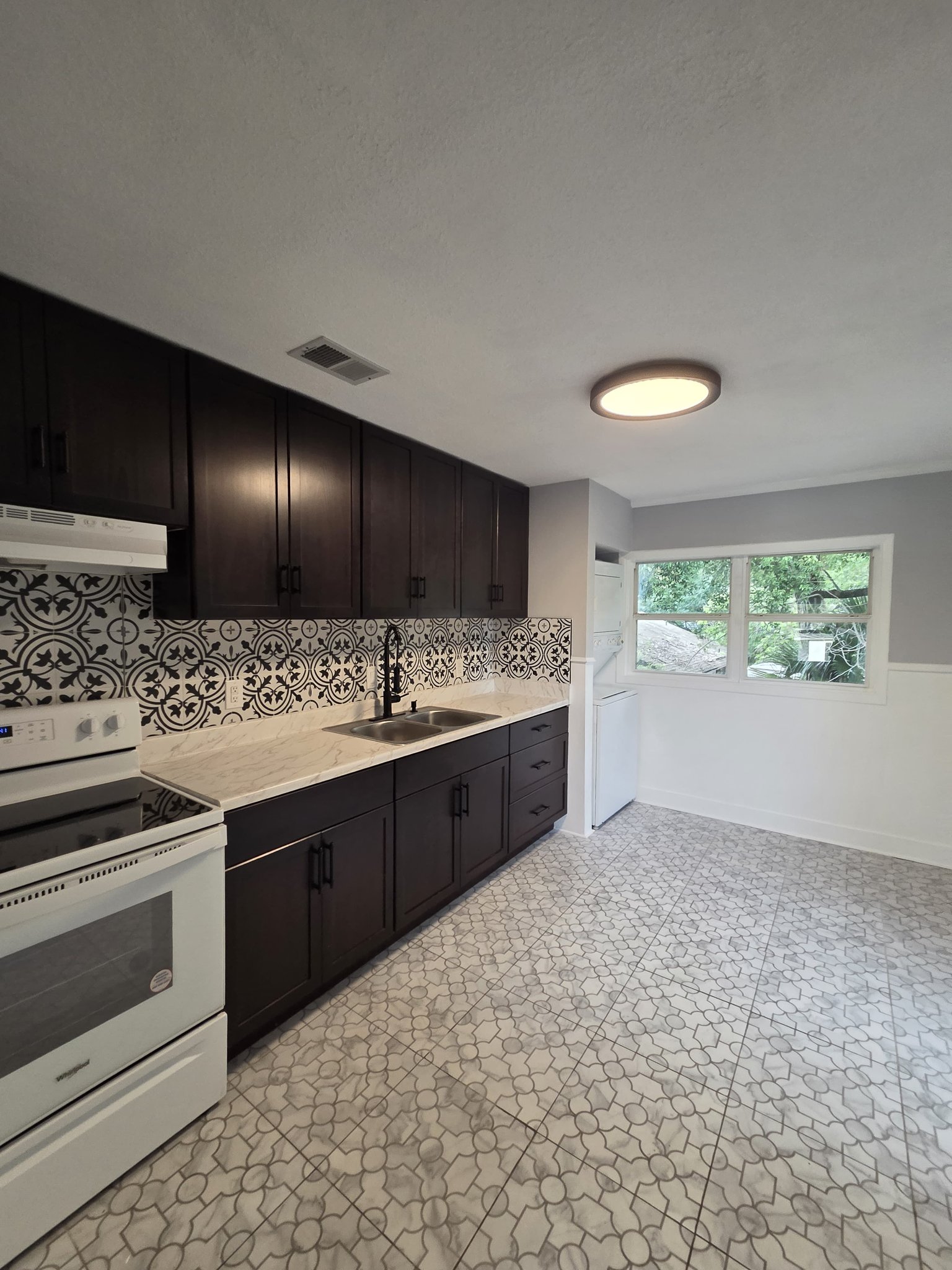 Orlando Apartment: 16 S Primrose Dr