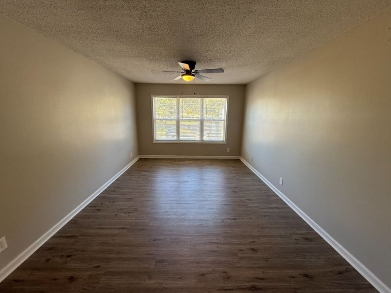 Marion Apartment: 324 Block ST