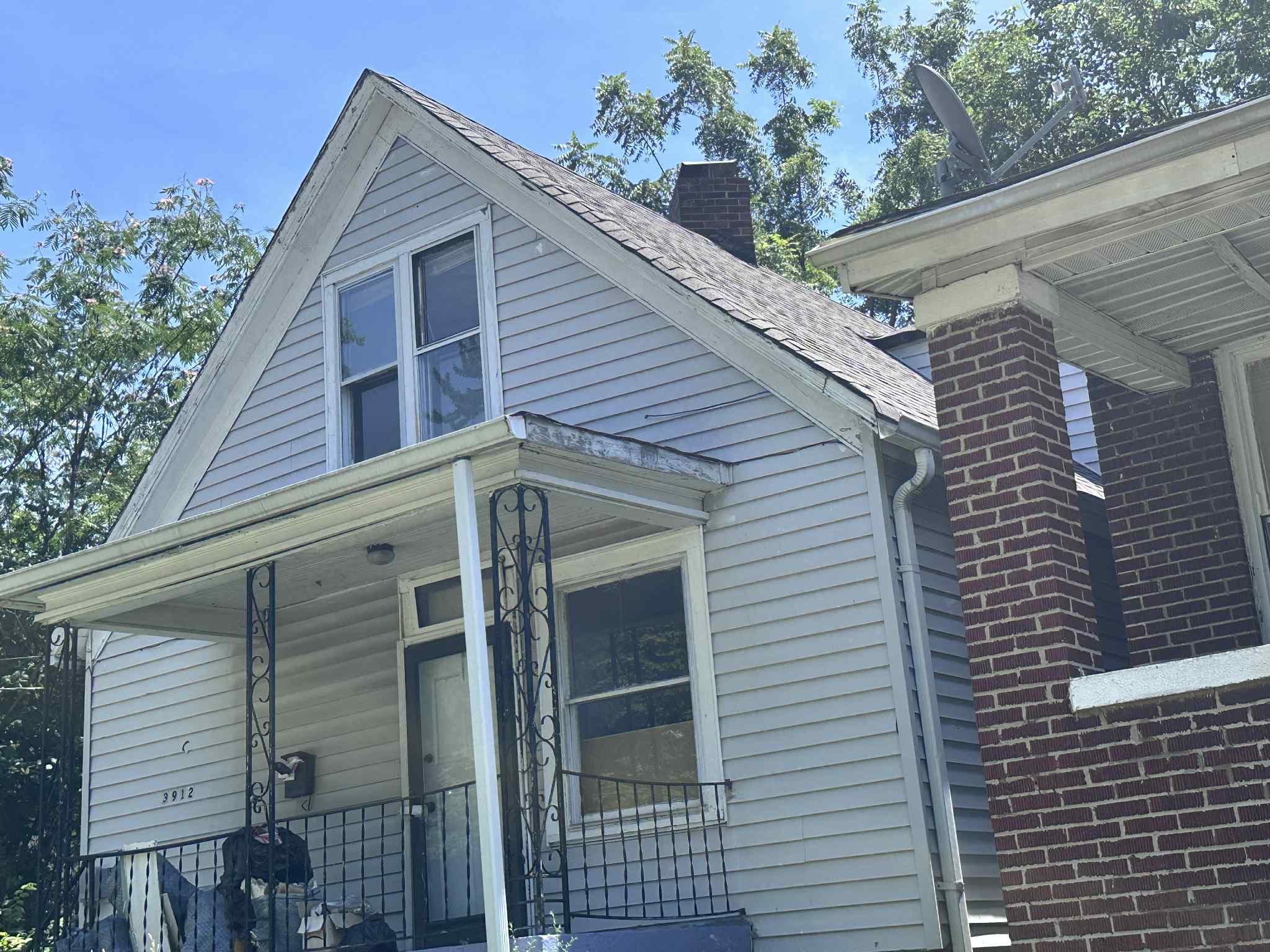 St. Louis House: 3912 Beachwood Ave