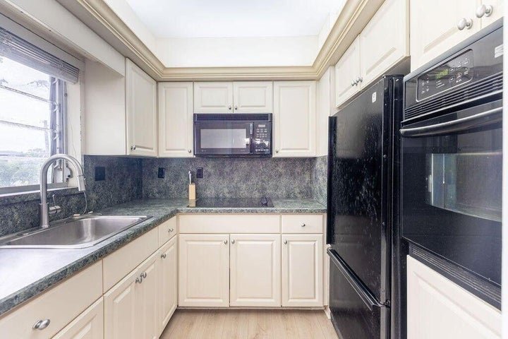 Delray Beach Condo: 426 NE 7th Avenue 2b