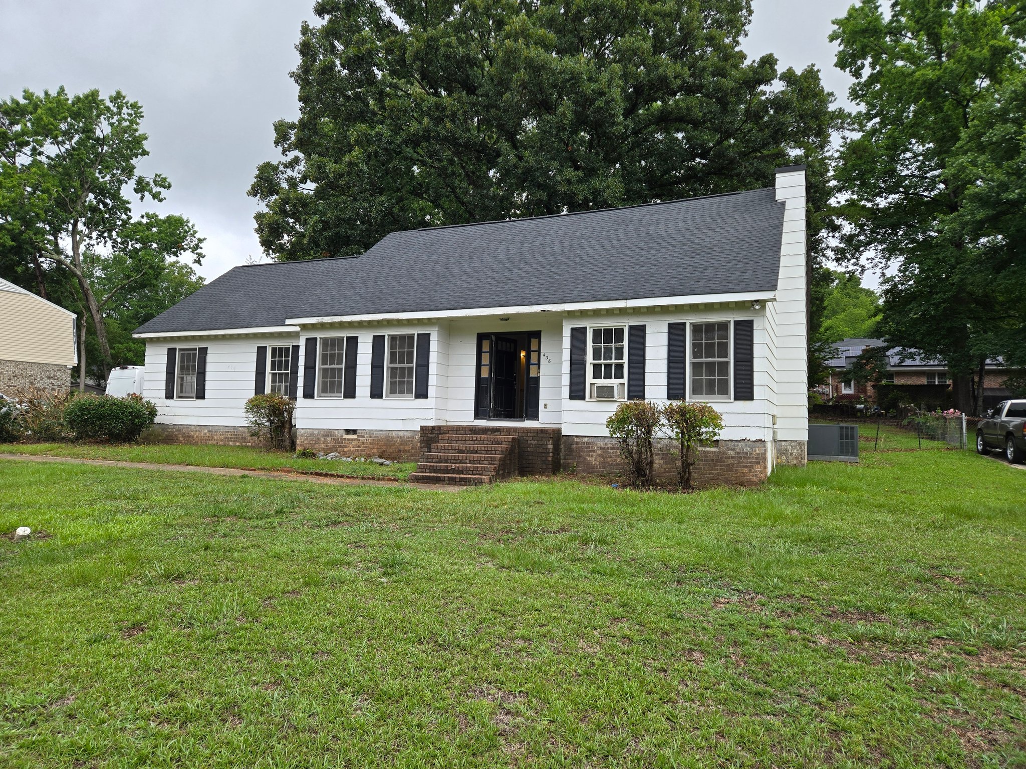 Irmo House: 436 N Royal Tower Drive