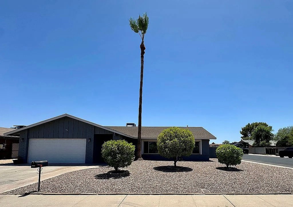 Glendale House: 5257 W Acapulco Ln