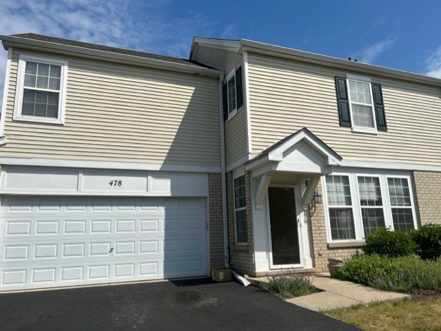Oswego Townhome: 478 Brookside Drive