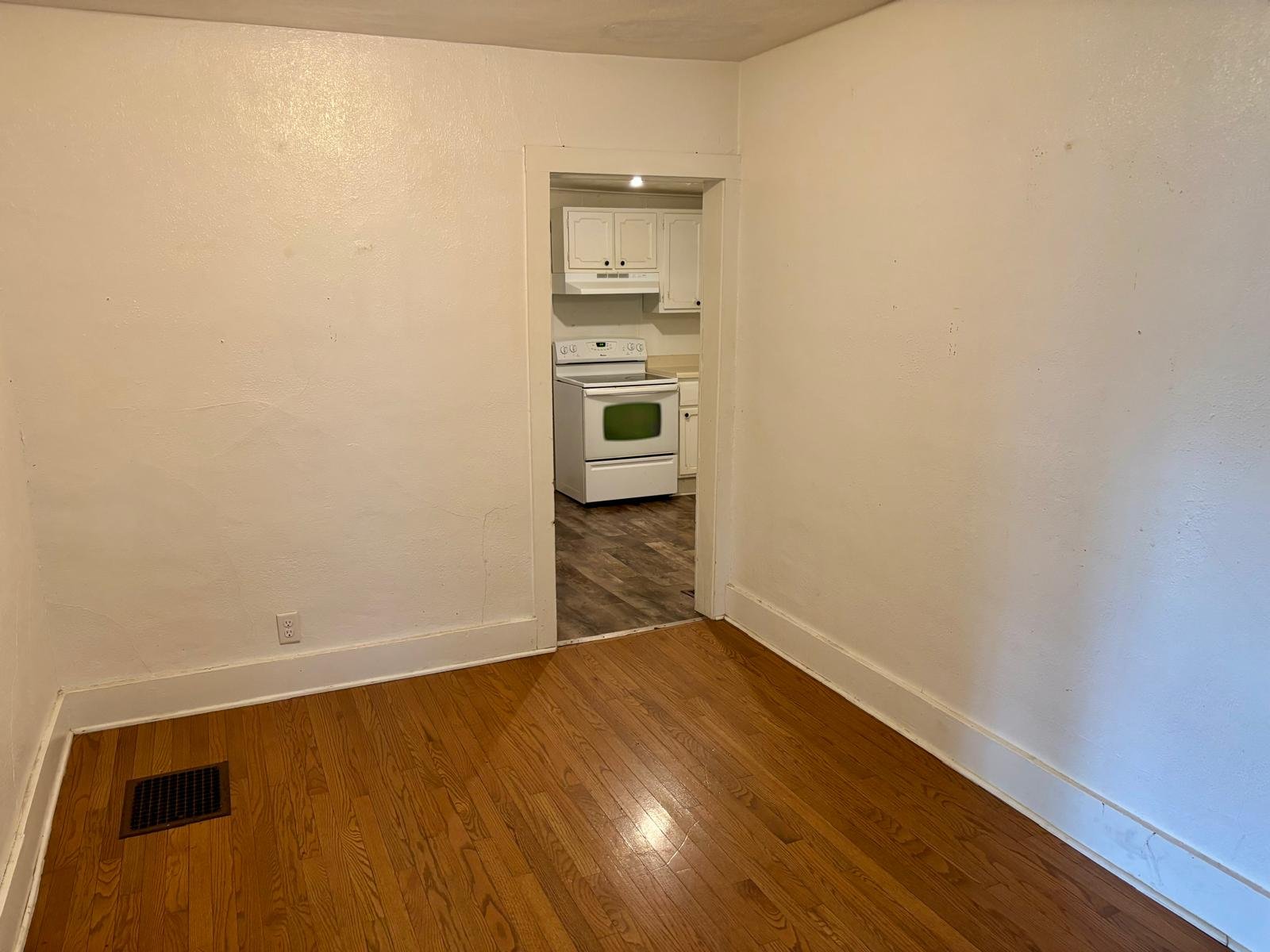 Maryville House: 116 S Fillmore St