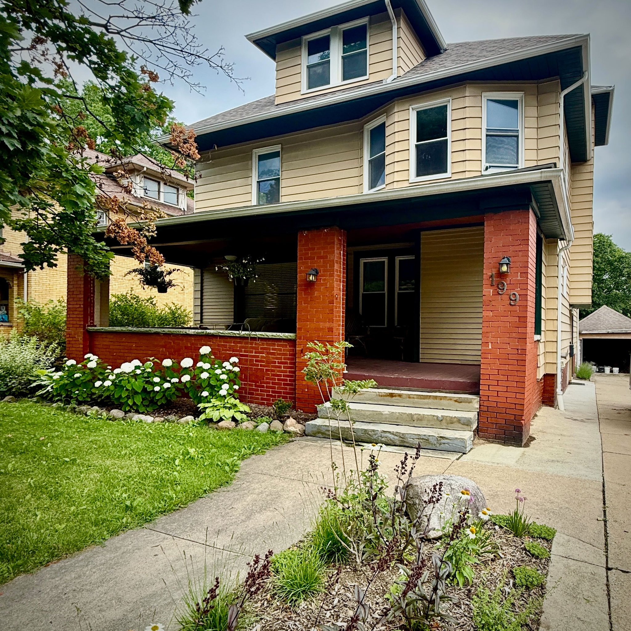 Akron Apartment: 199 Beck #3
