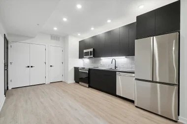 Philadelphia Apartment: 500 N 13th St, Philadelphia, PA 19123, USA